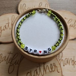 STRONG Word-Bracelet Green Glass Beads